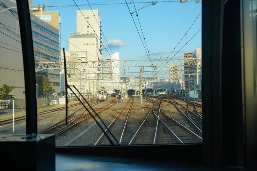 瀬戸大橋を渡る列車マリンライナー