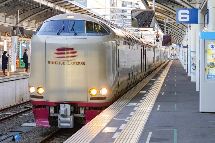 日本唯一の定期運行する寝台特急「サンライズ瀬戸・出雲」で東京から香川・高松へ